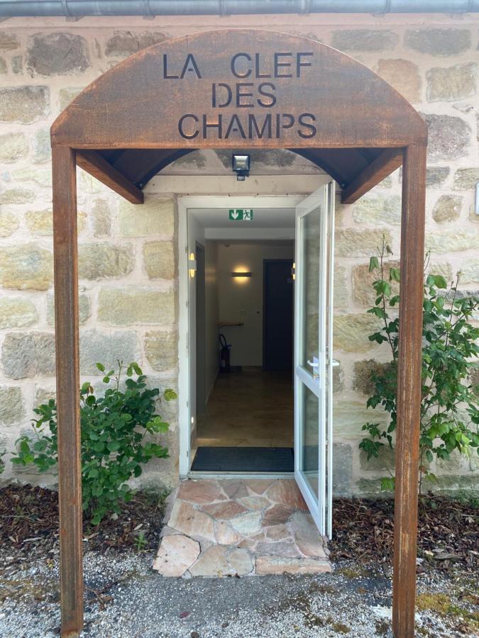 Отель La Clef Des Champs Jugeals-Nazareth Экстерьер фото